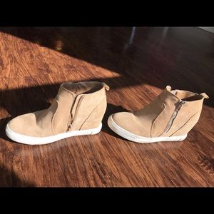 Steve Madden Suede Beige Wedge Platform Sneakers